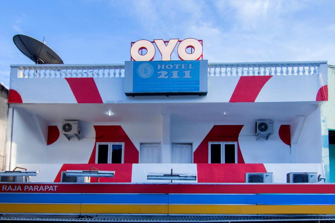 Oyo 2045 Hotel 211 Parapat Zewnętrze zdjęcie