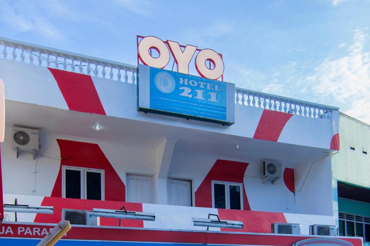 Oyo 2045 Hotel 211 Parapat Zewnętrze zdjęcie